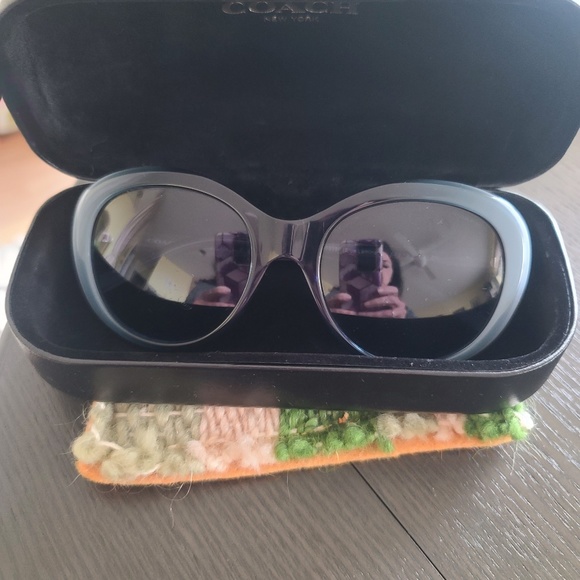 Coach sunglasses - Picture 2 of 6